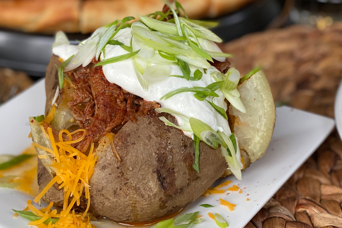 https://salescenter.seaboardfoods.com/SharedDocuments/Loaded_BBQ_Baked_Potato_1200x800_2.jpg